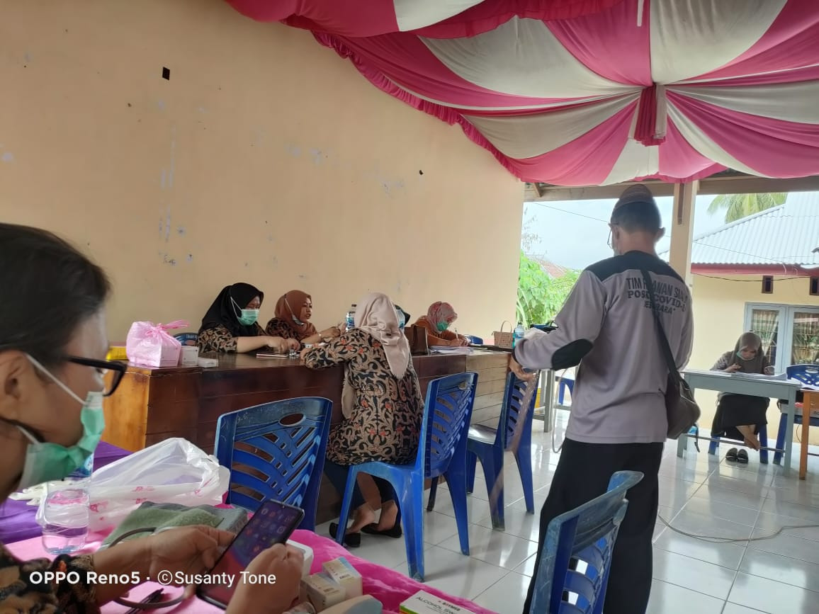Pelaksanaan Gerakan Vaksinasi Masal di Kampung KB Ilodulunga